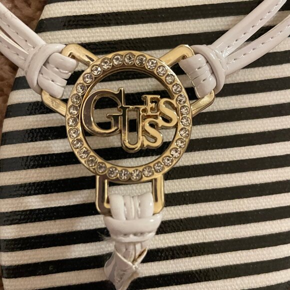 GUESS sandals - Picture 2 of 5